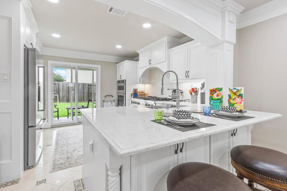 Comfort Room | Private kitchen