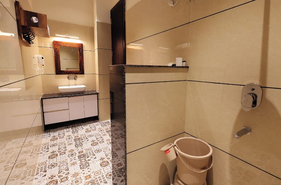 Shower, towels, soap, shampoo
