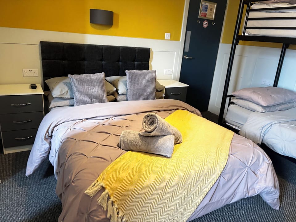 Family Room, Private Bathroom, City View | WiFi (free)