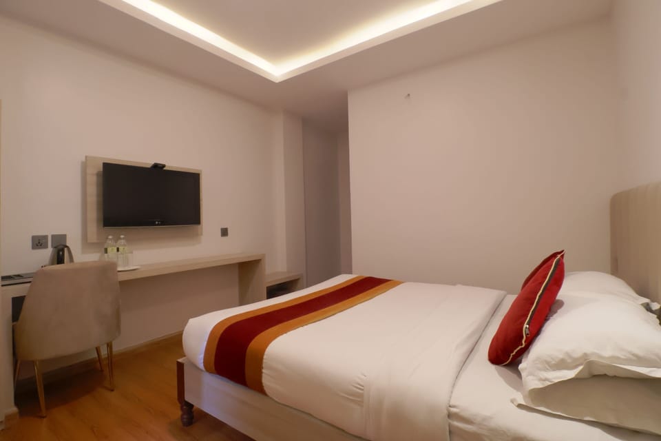 Deluxe Double or Twin Room | Desk, laptop workspace, WiFi (free)