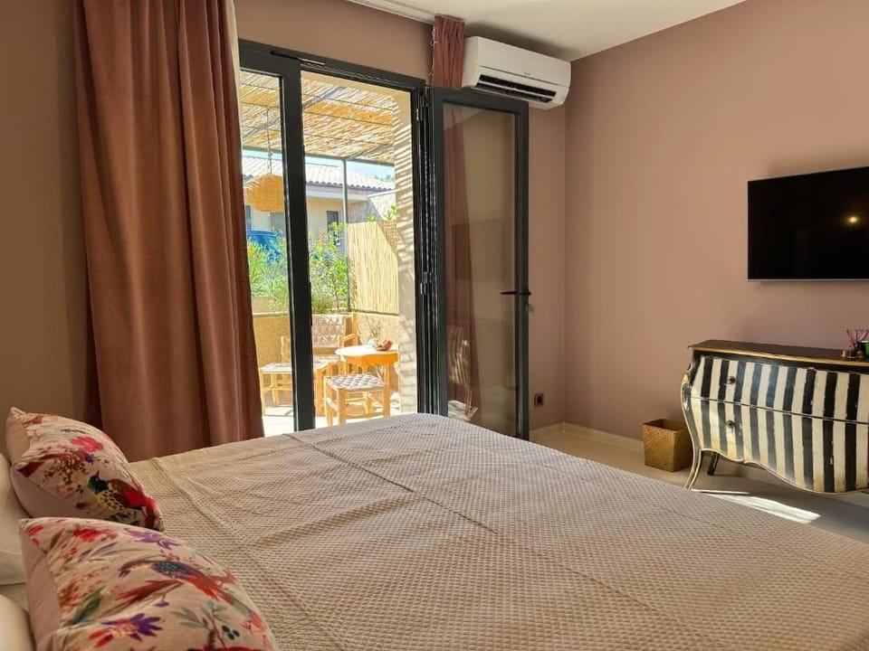 Comfort Double Room, Garden View | In-room safe, desk, laptop workspace, blackout drapes