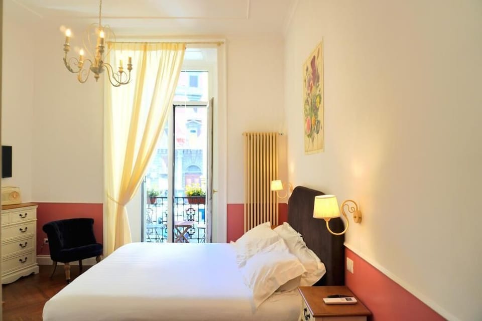 Deluxe Double Room, 1 King Bed, Balcony, City View | In-room safe, iron/ironing board (on request), WiFi (free)