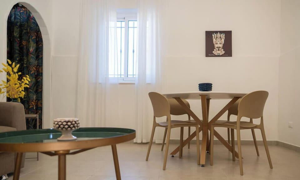 Comfort Villa, Garden View | Dining