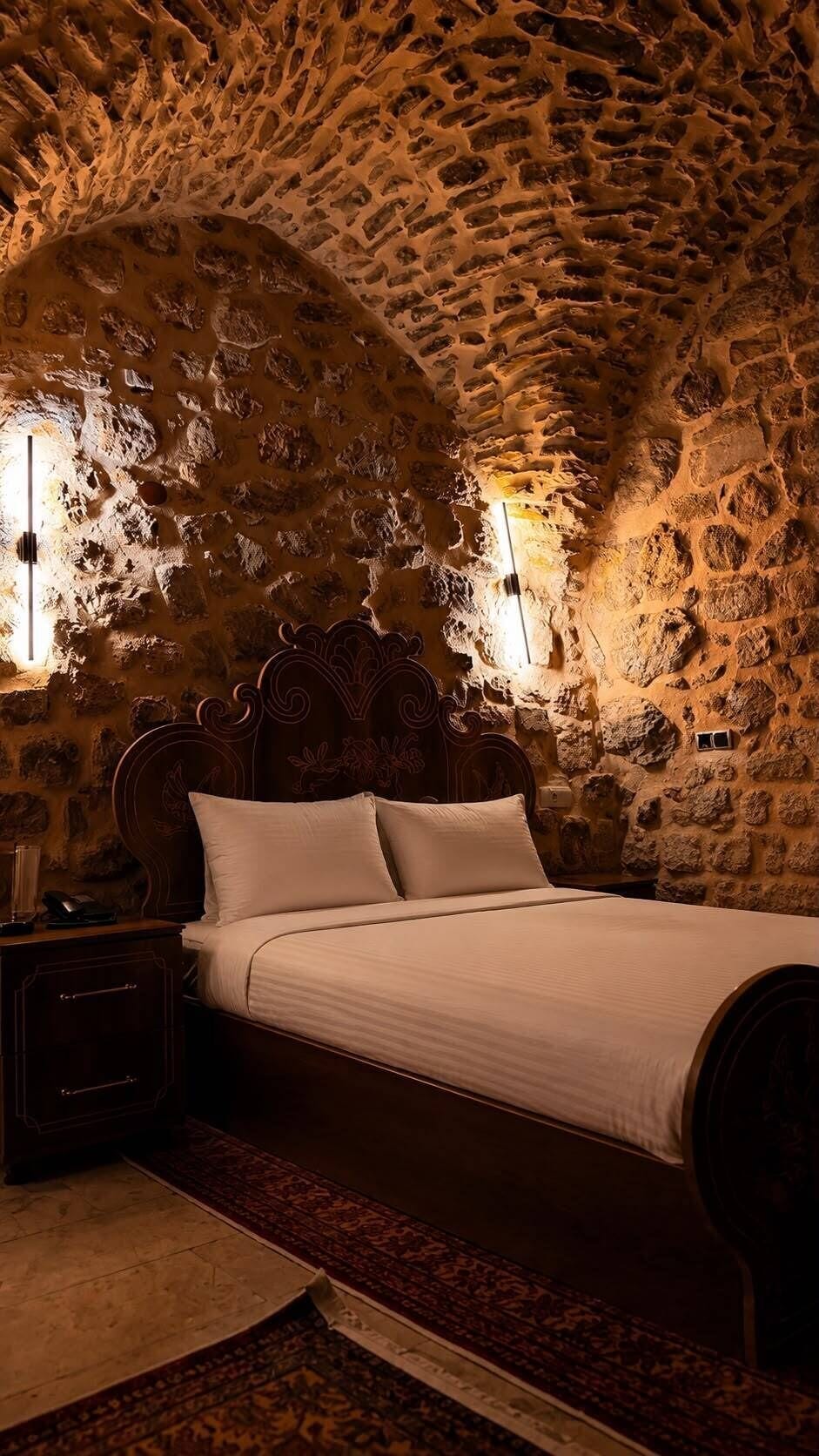 Minibar, iron/ironing board (on request), WiFi (free)