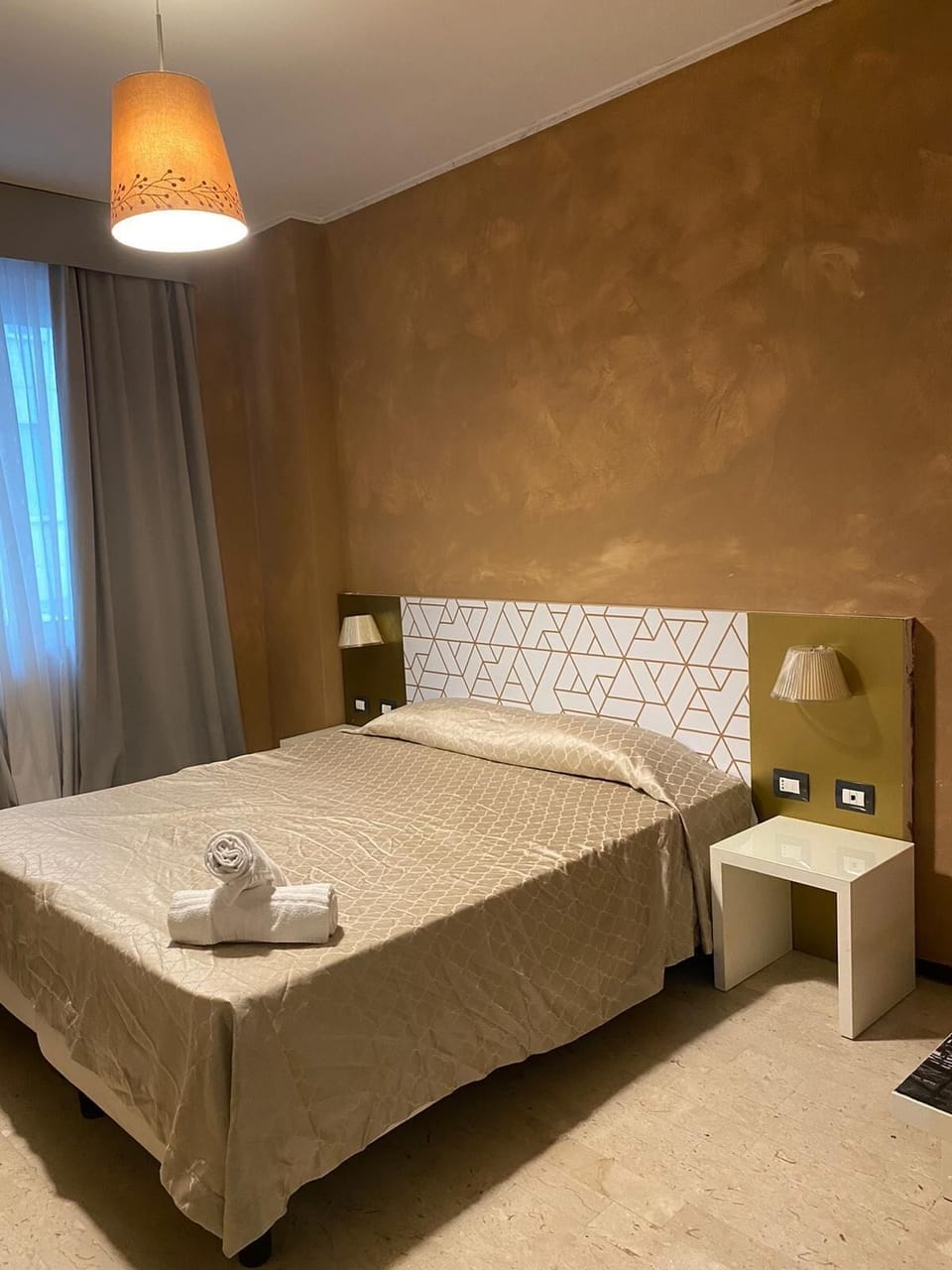Comfort Single Room | Desk, laptop workspace, iron/ironing board, WiFi (free)