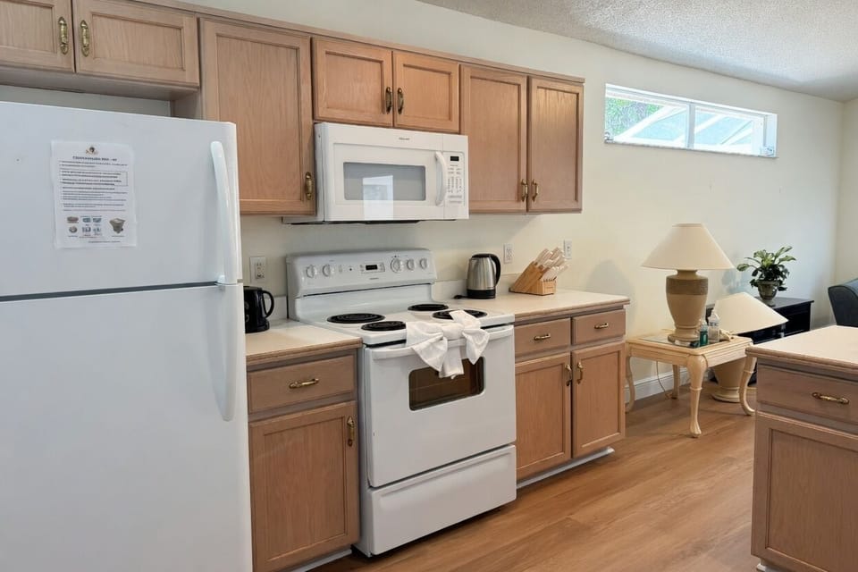 House, 3 Bedrooms, Patio | Private kitchen | Coffee/tea maker, electric kettle