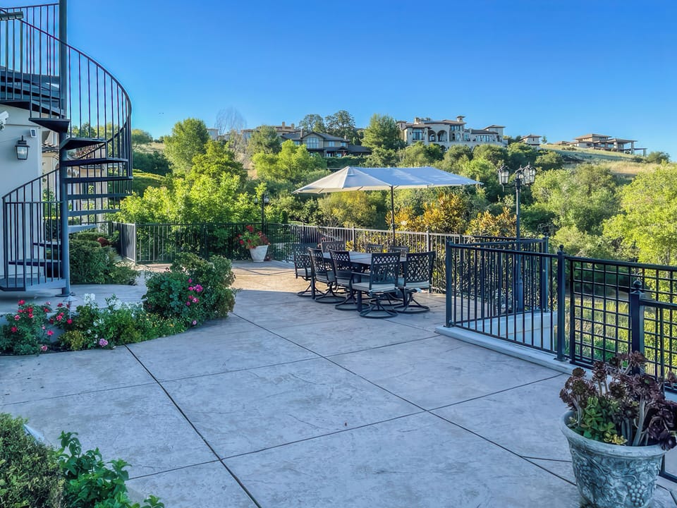 House, 3 Bedrooms, Garden View | Outdoor dining