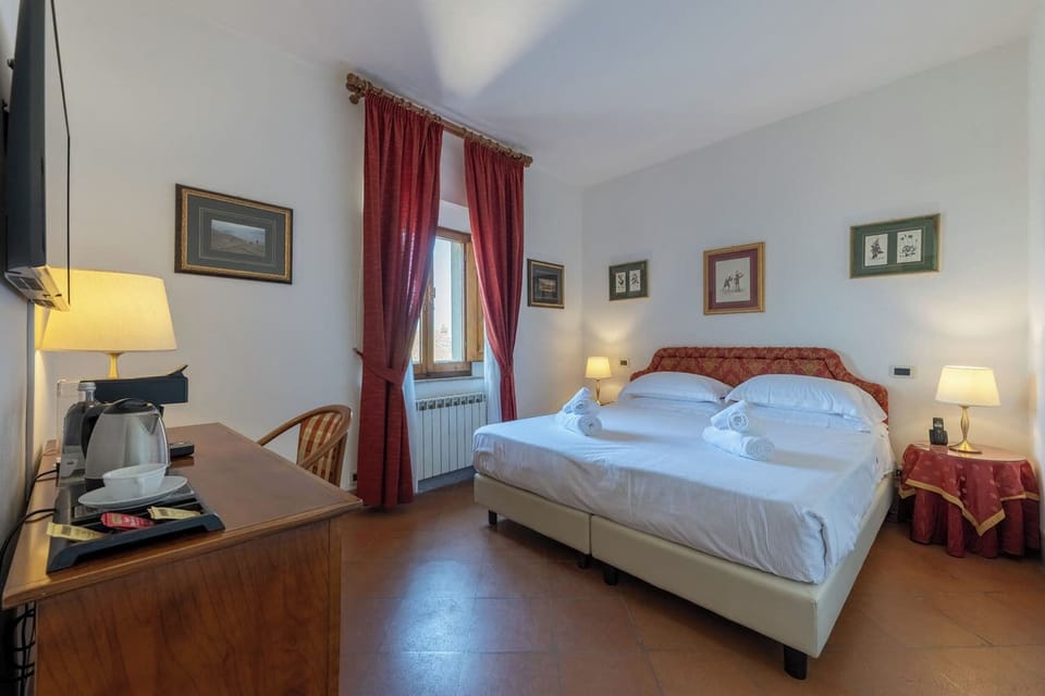 In-room safe, WiFi (free)