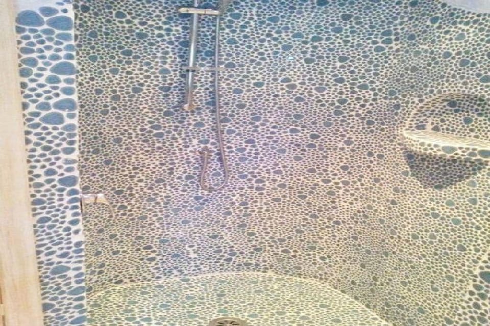 Deluxe Double or Twin Room, Pool View | Bathroom | Separate tub and shower, free toiletries, towels, soap
