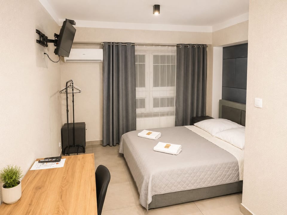 Superior Double Room, 1 Queen Bed | Blackout drapes, iron/ironing board (on request), WiFi (free)