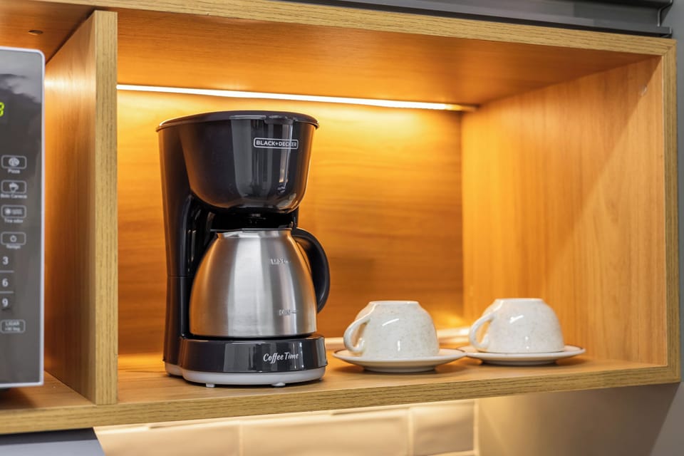 Comfort Apartment, 1 Queen Bed, Kitchen, City View | Coffee and/or coffee maker