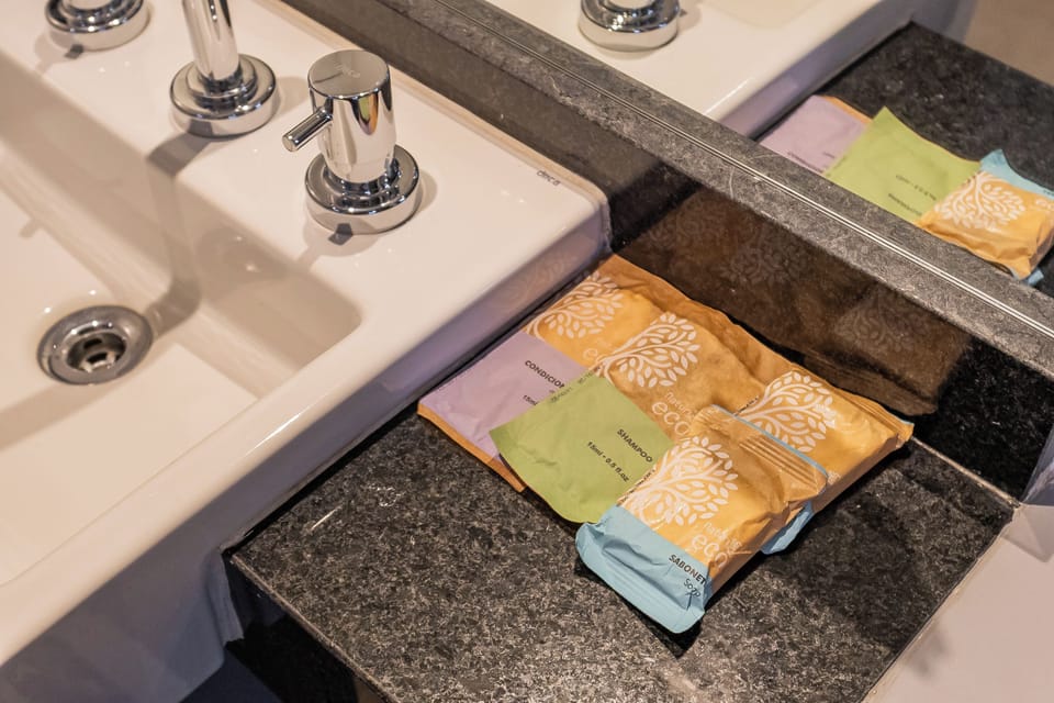 Deluxe Apartment, 1 Double Bed, Kitchen, City View | Bathroom amenities | Free toiletries, hair dryer, towels, soap