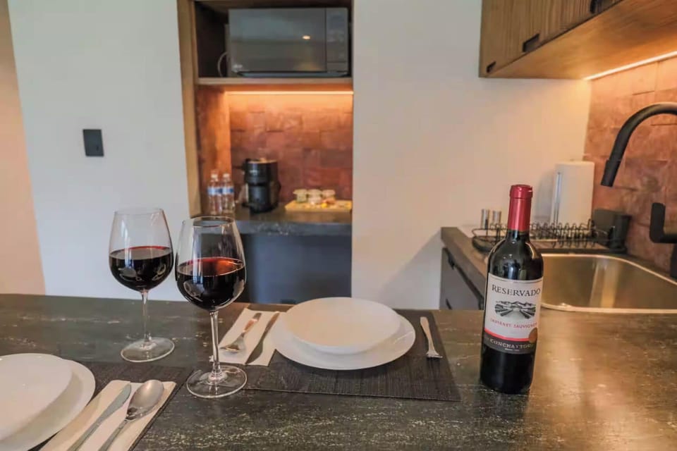 Room, Multiple Beds | Private kitchen | Cookware/dishes/utensils