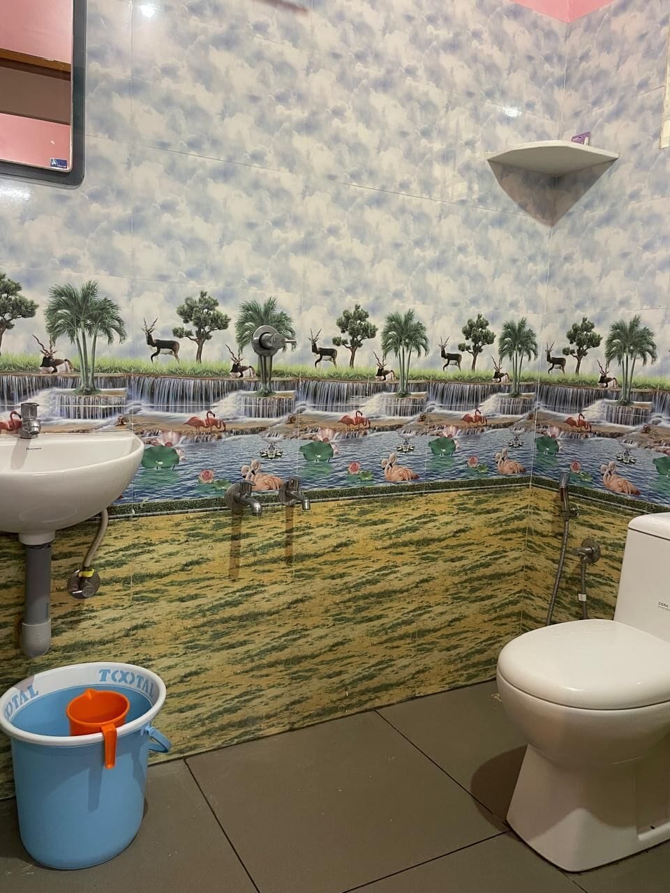 Premium Room | Bathroom | Towels, soap, shampoo
