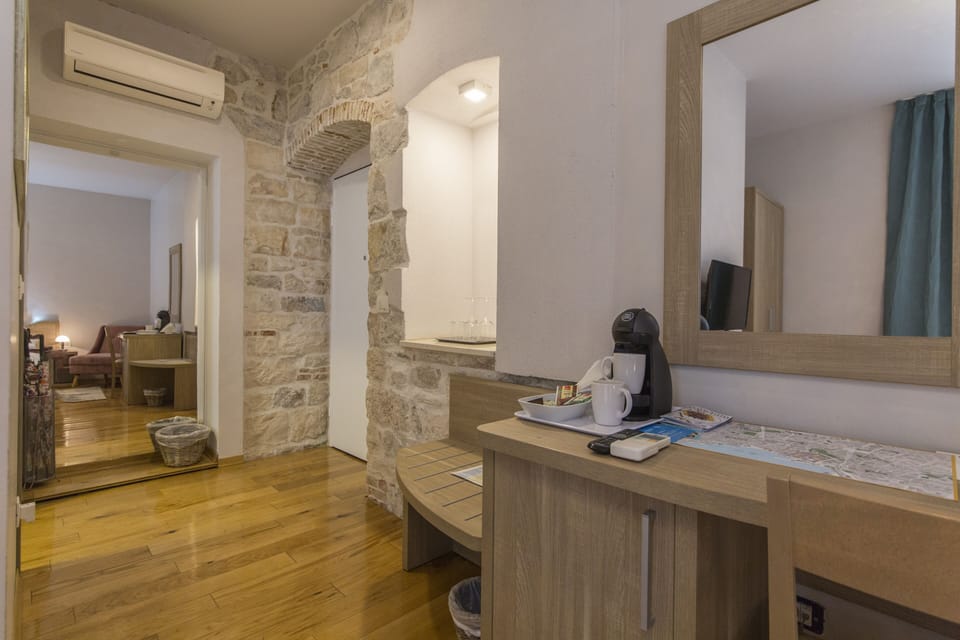 Double or Twin Room | Desk, iron/ironing board (on request), WiFi (free)