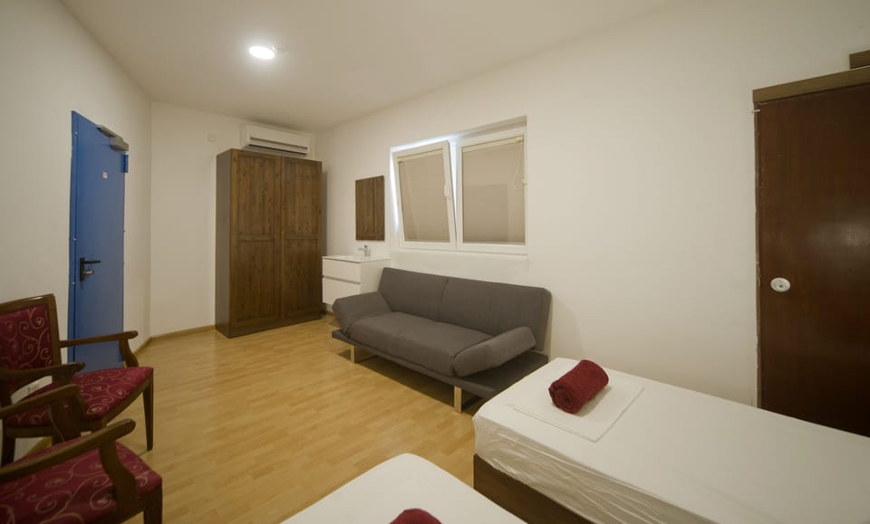 In-room safe, free WiFi