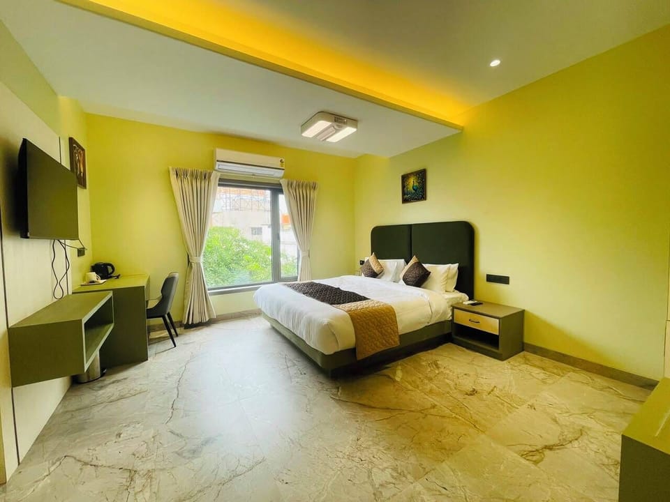 Superior Room | Iron/ironing board (on request), WiFi (free)