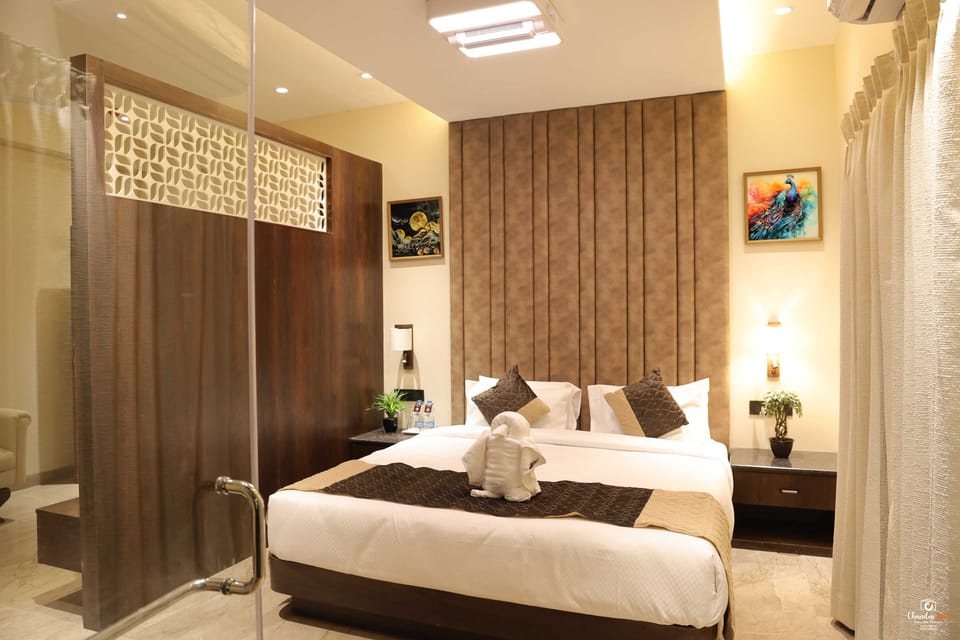 Grand Suite, City View | Iron/ironing board (on request), WiFi (free)