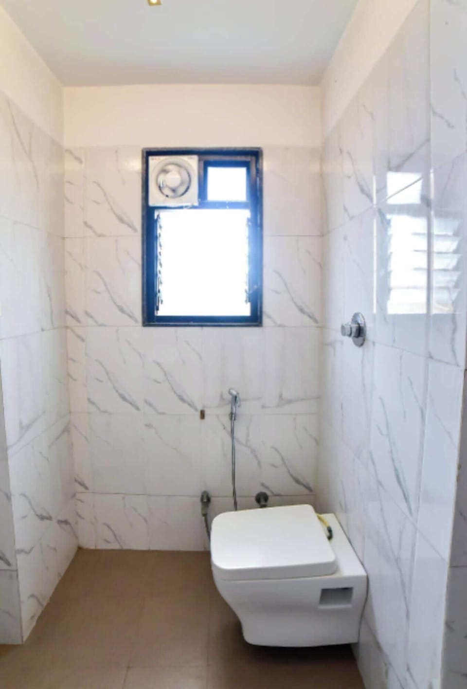 Royal Double Room, City View | Bathroom | Shower, free toiletries, towels