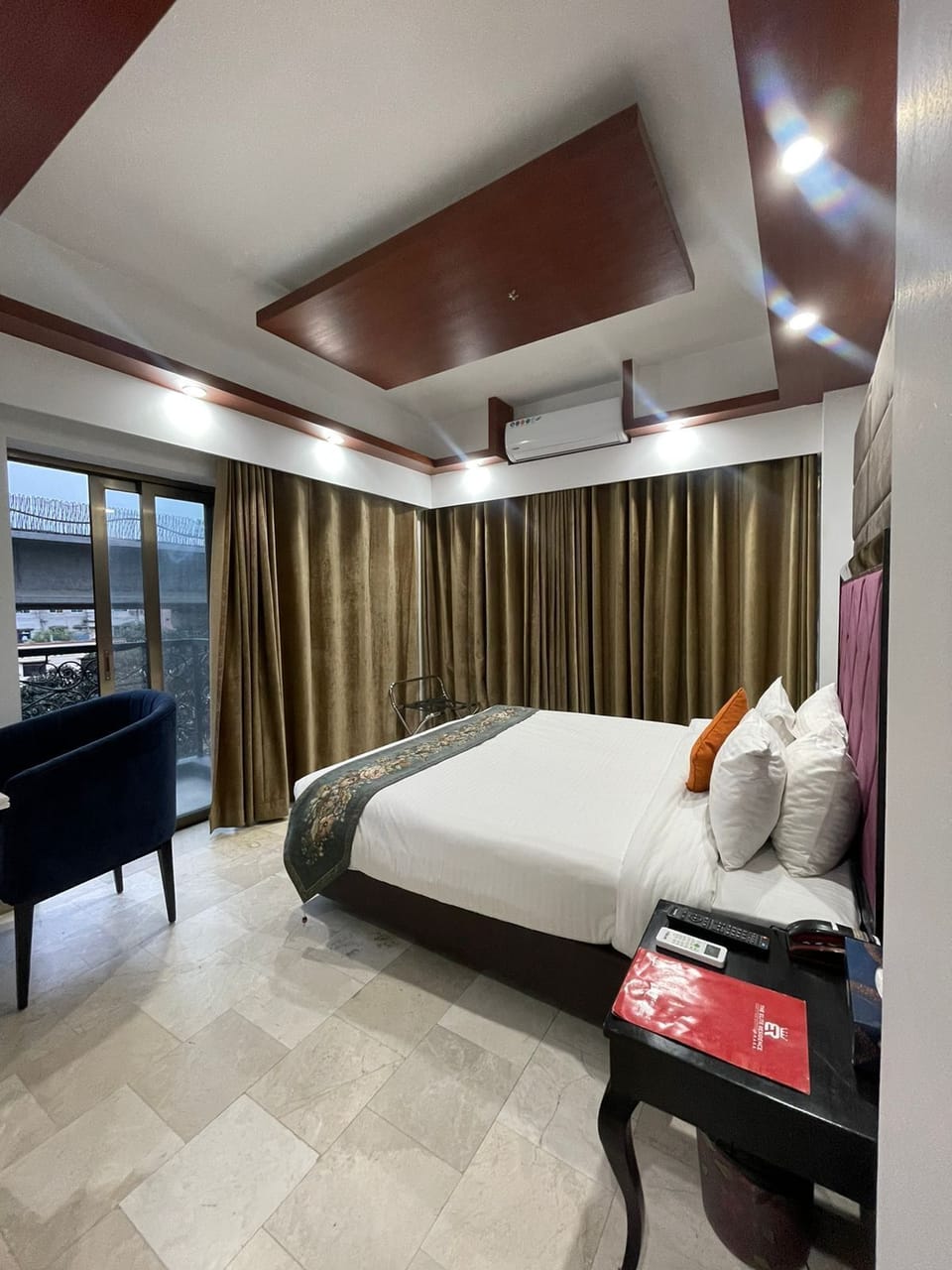 In-room safe, desk, laptop workspace, soundproofing