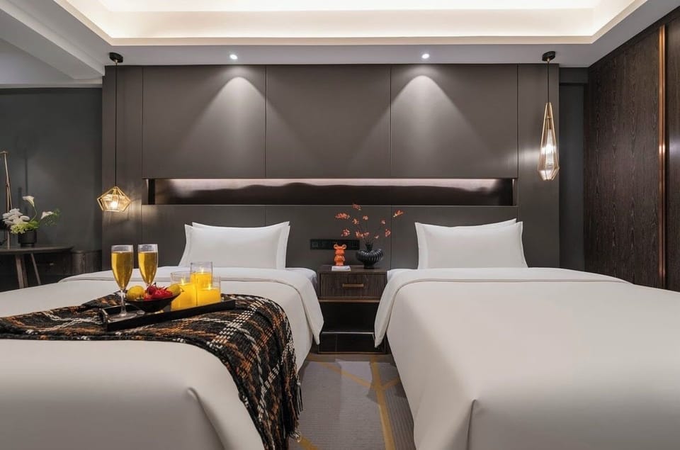 Luxury Twin Room, City View | Laptop workspace, blackout drapes, soundproofing, WiFi (free)
