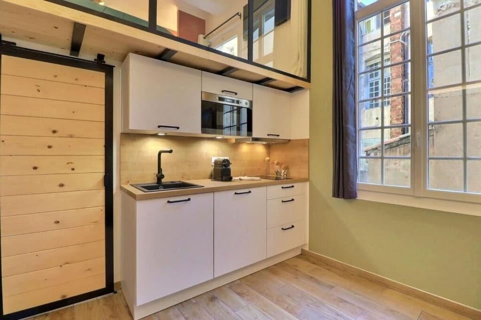 Apartment, City View | Private kitchen