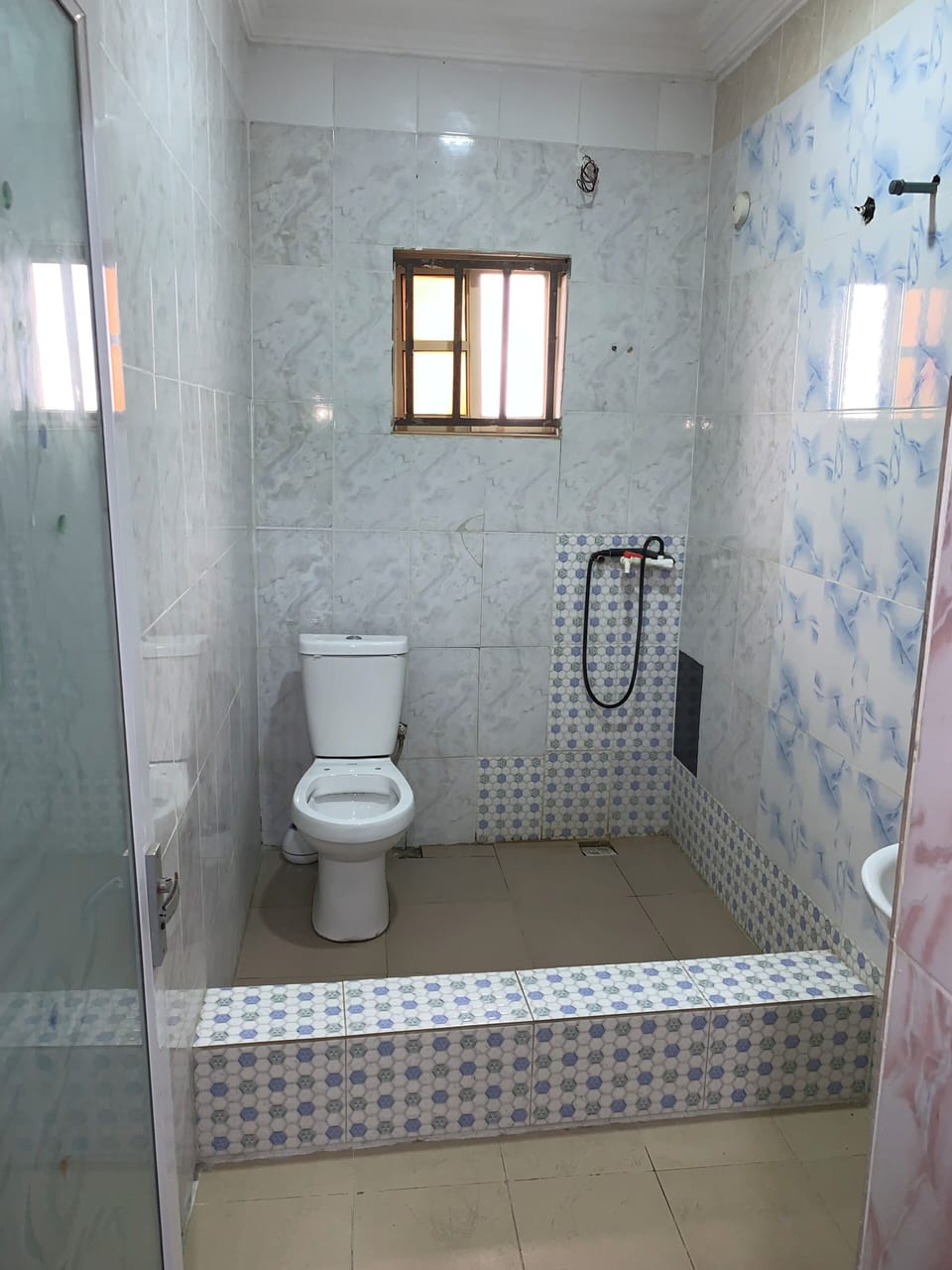 Deluxe Room, City View | Bathroom | Towels, soap, toilet paper