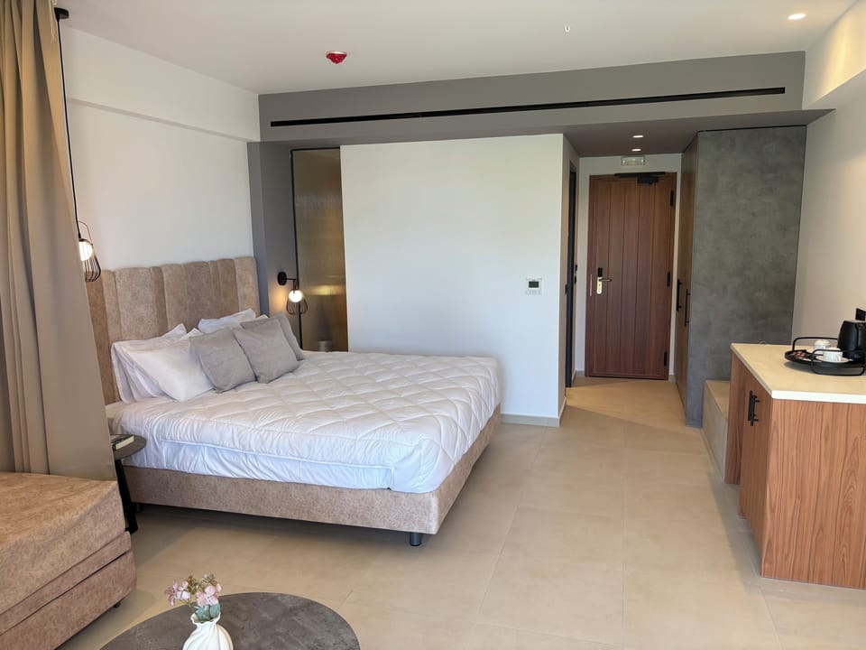 Superior Suite, Balcony | In-room safe, laptop workspace, blackout drapes, WiFi (free)