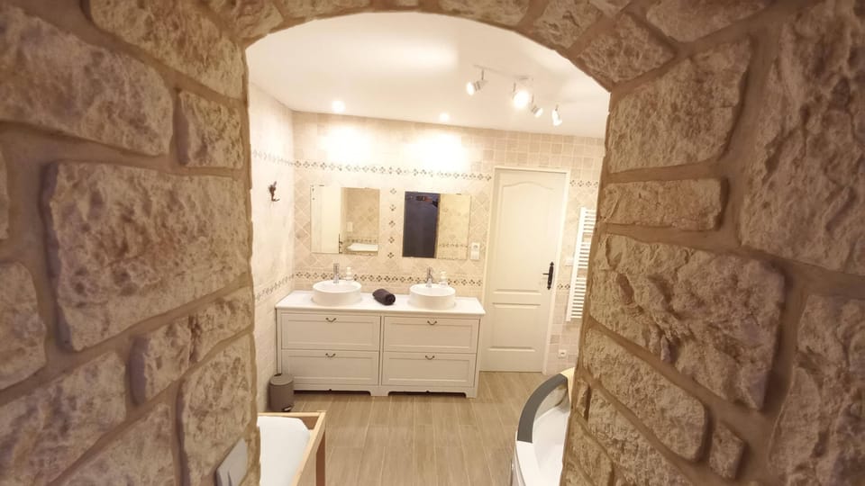 House, Patio, Garden View | Bathroom | Shower, hair dryer, towels, soap