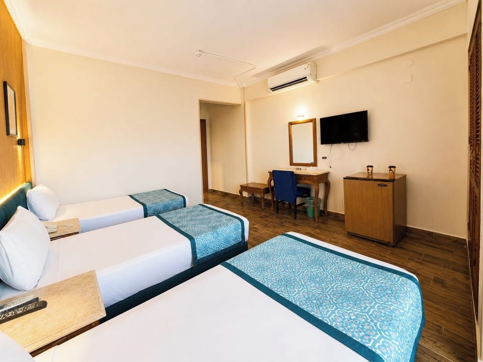 Triple Room | 1 bedroom, minibar, soundproofing, bed sheets