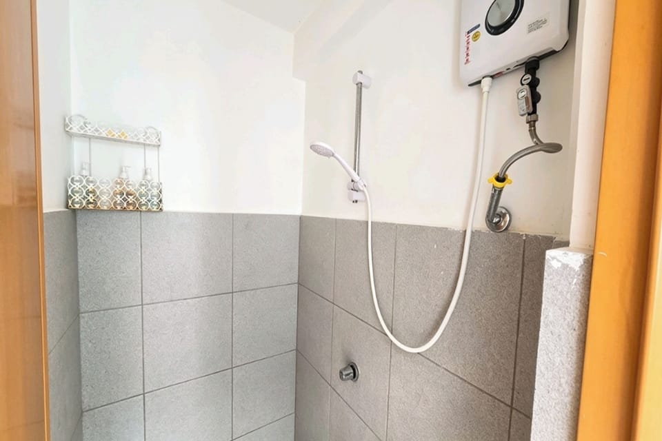 Shared Dormitory | Shared bathroom
