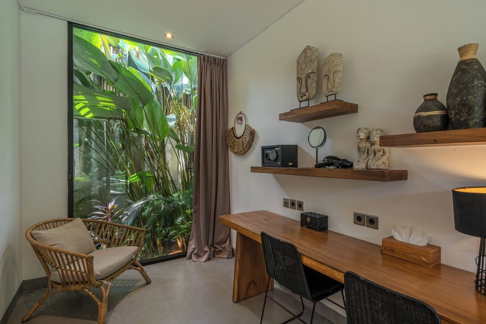Villa, Pool View | Desk, laptop workspace, iron/ironing board, WiFi (free)