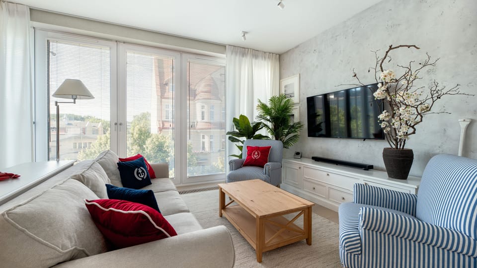 Comfort Apartment, City View | Living area