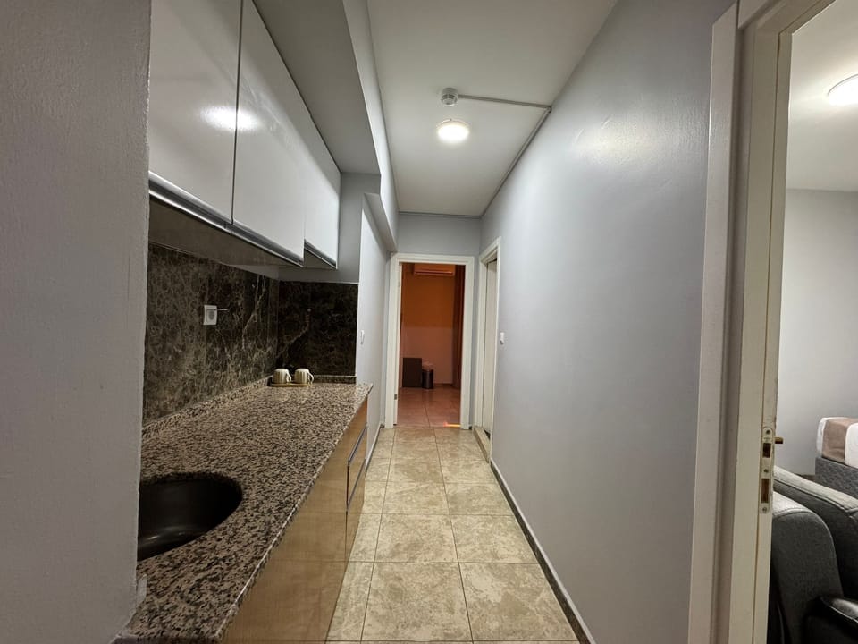 Standard Triple Room, Multiple Beds | Interior