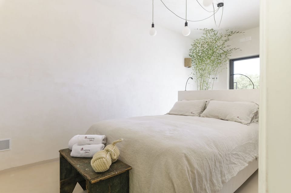 Deluxe Suite, Sea View (Spa) | In-room safe, blackout drapes, WiFi (free)