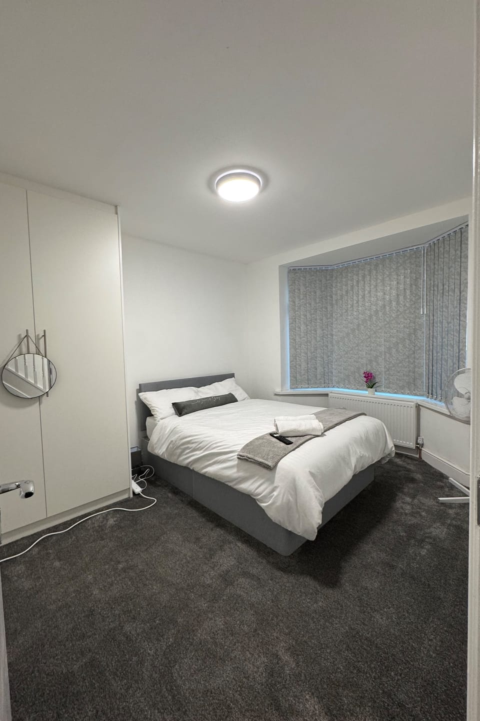 Iron/ironing board, WiFi (free), bed sheets