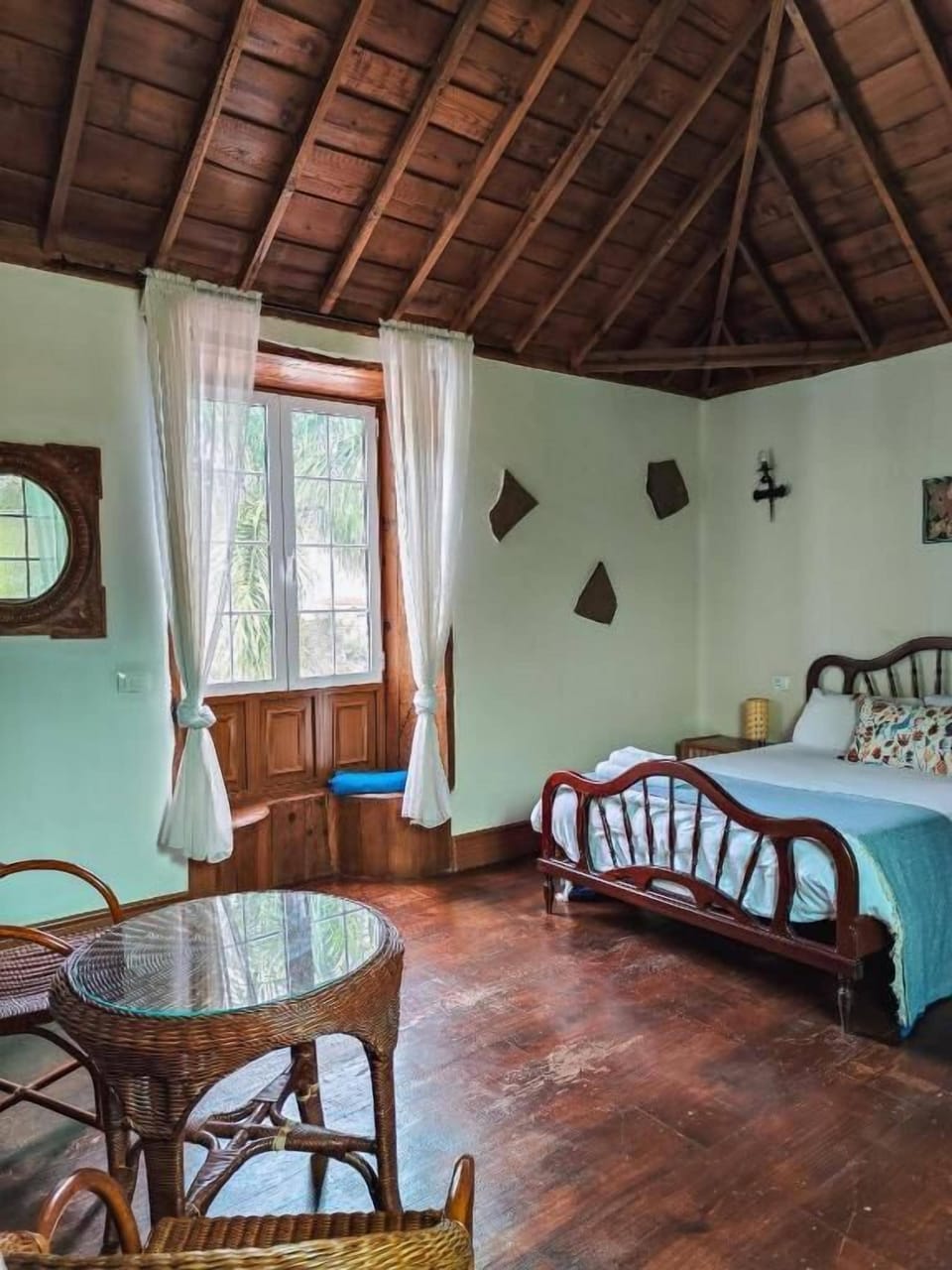 Apartment, 2 Bedrooms, Private Bathroom, Mountain View | Interior