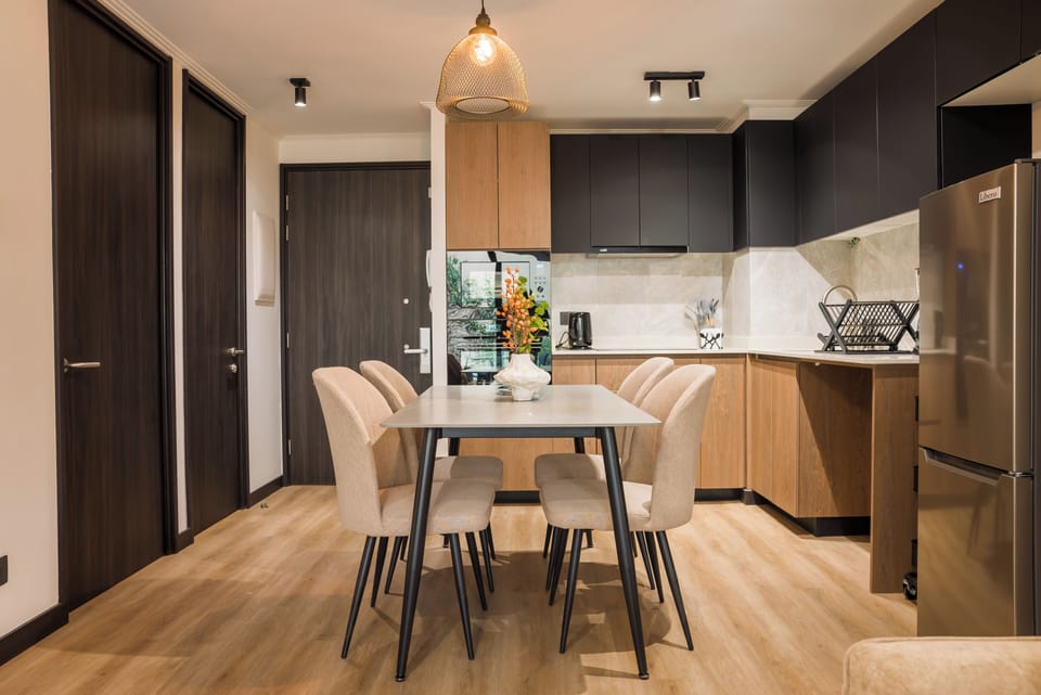 Family Apartment | Dining