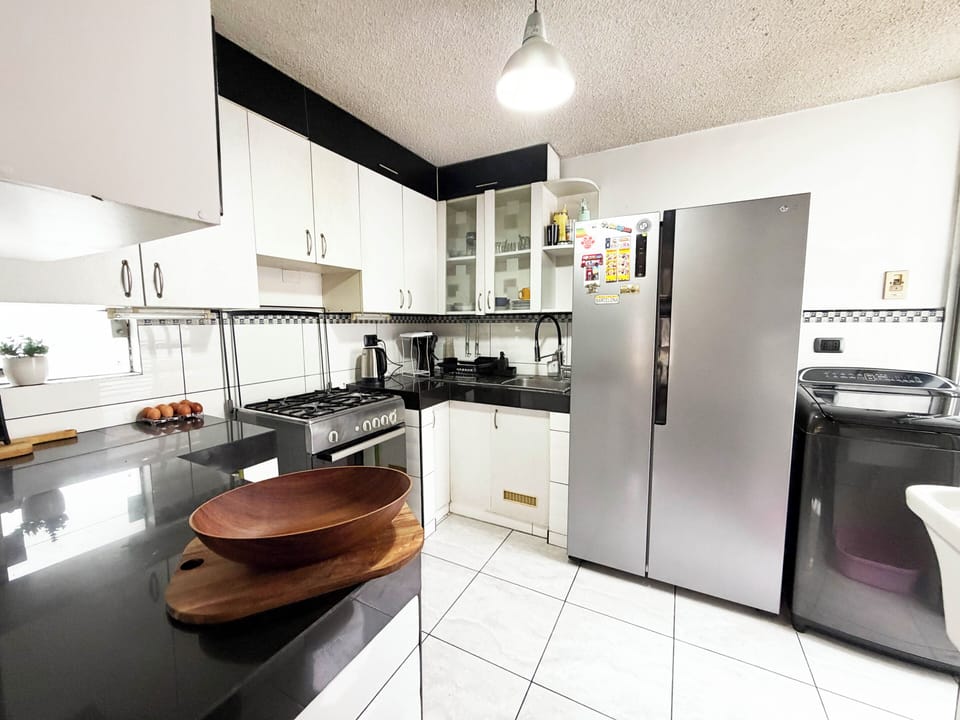 Microwave, oven, stovetop, cookware/dishes/utensils