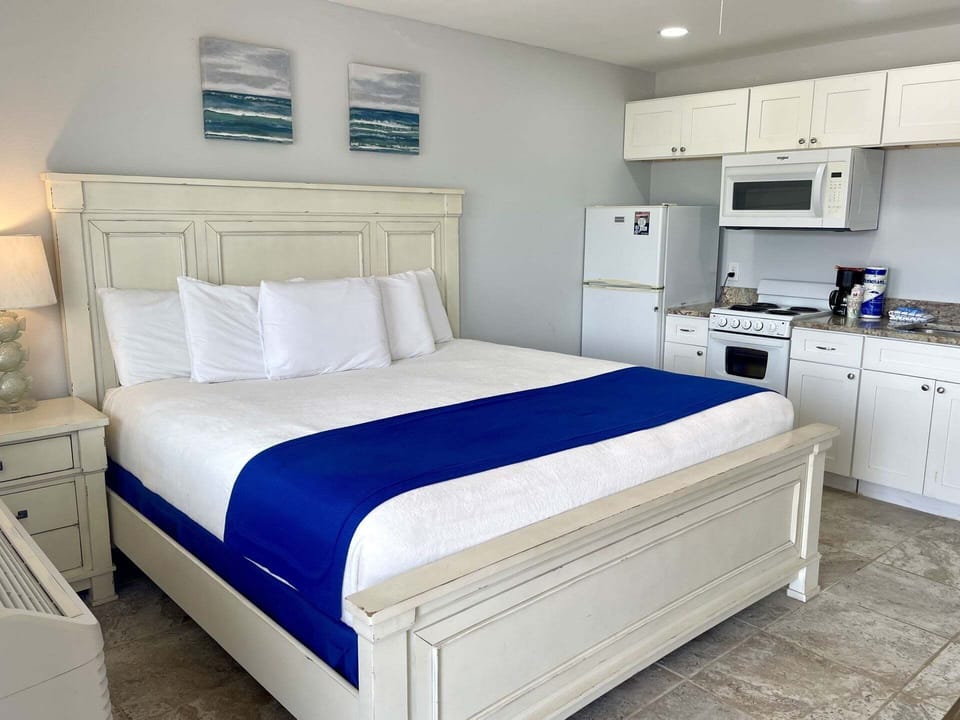 Room, 2 Bedrooms | 2 bedrooms, WiFi (free)