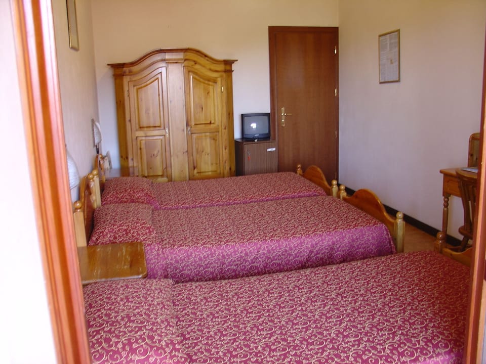 Double or Twin Room, Balcony | Minibar, in-room safe, individually decorated, individually furnished