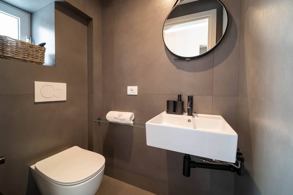 Apartment | Bathroom | Hair dryer, towels