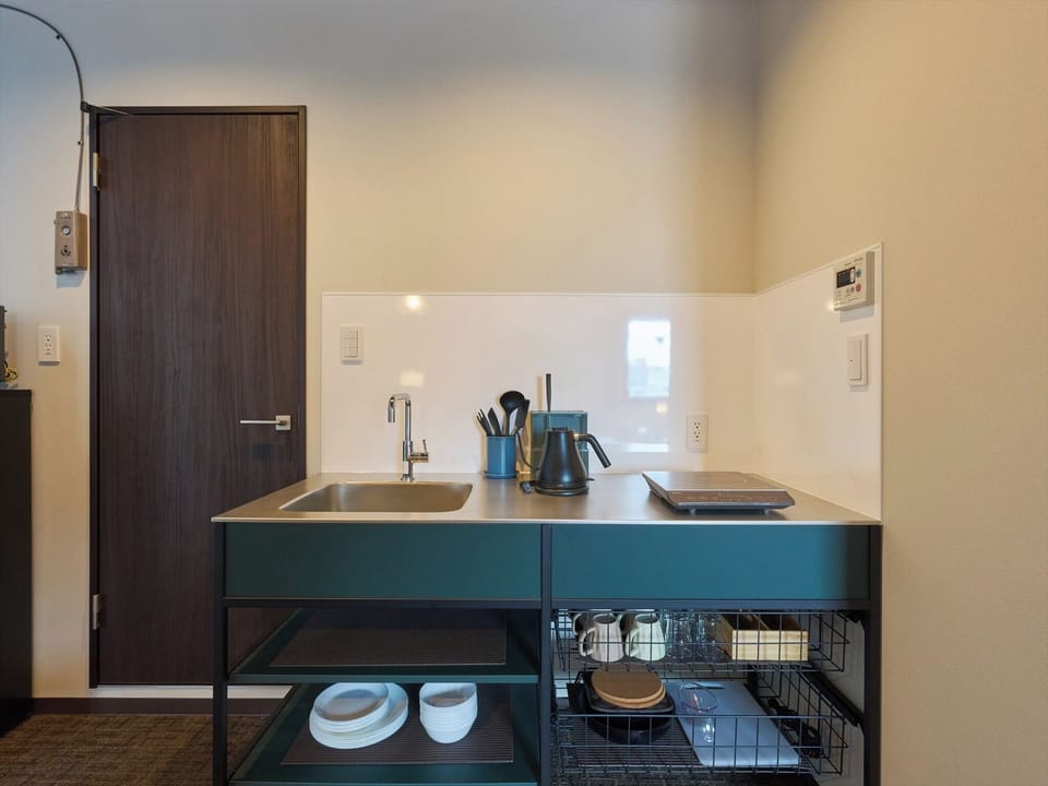 Deluxe Apartment, Balcony, City View | Private kitchen | Fridge, microwave, stovetop, cookware/dishes/utensils