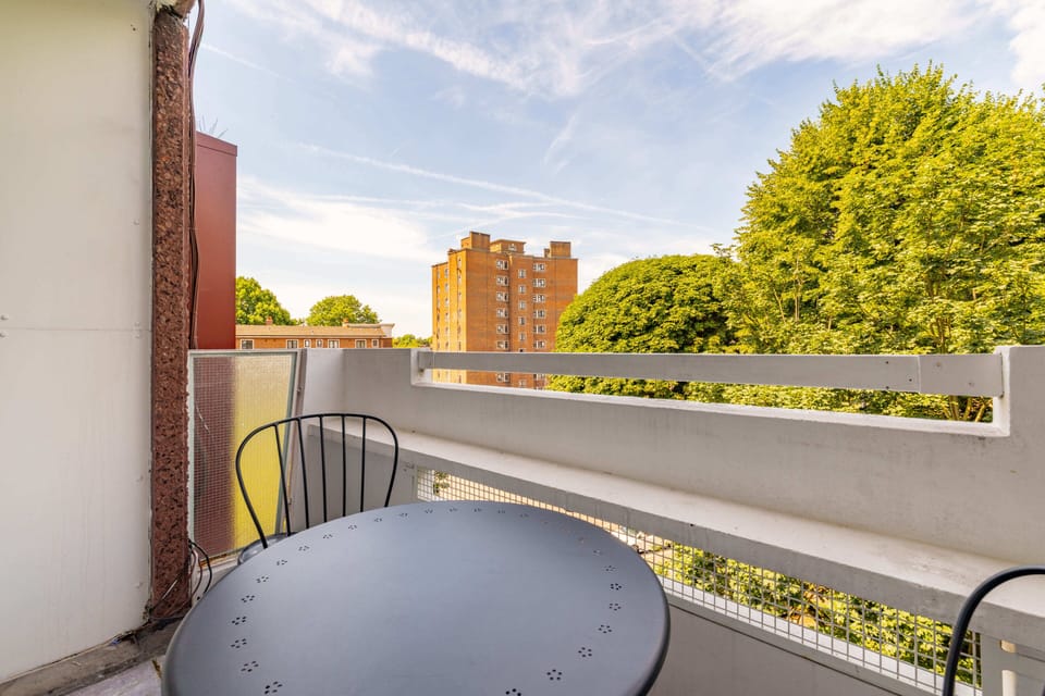 Apartment, Balcony | Outdoor dining
