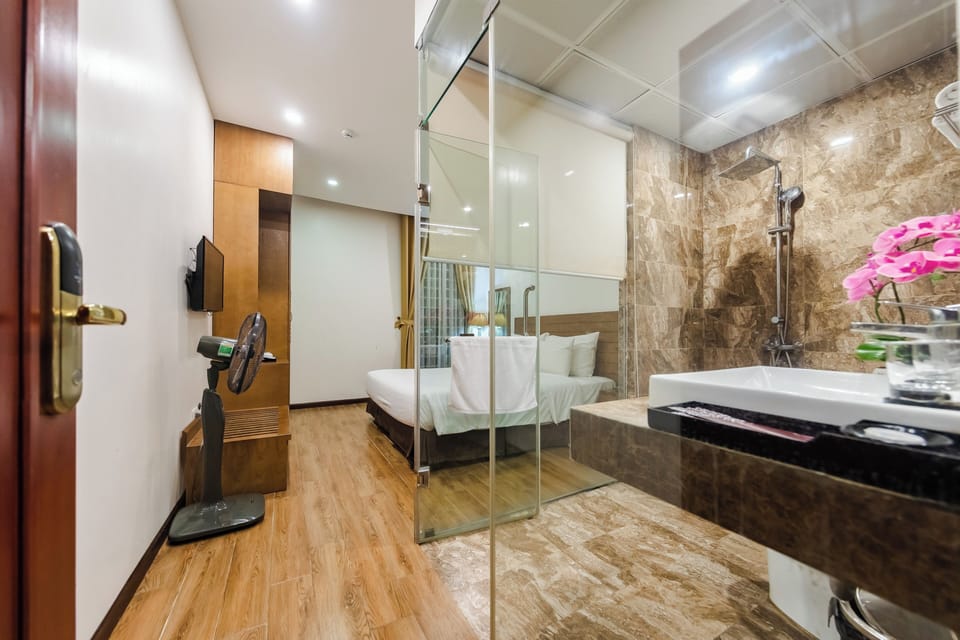 Standard Double Room | Premium bedding, pillowtop beds, minibar, desk