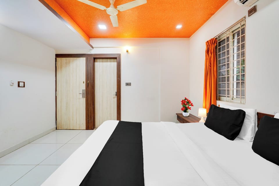 Classic Room | Desk, WiFi (free), bed sheets