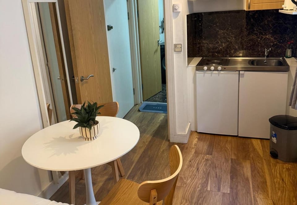 Microwave, electric kettle, toaster