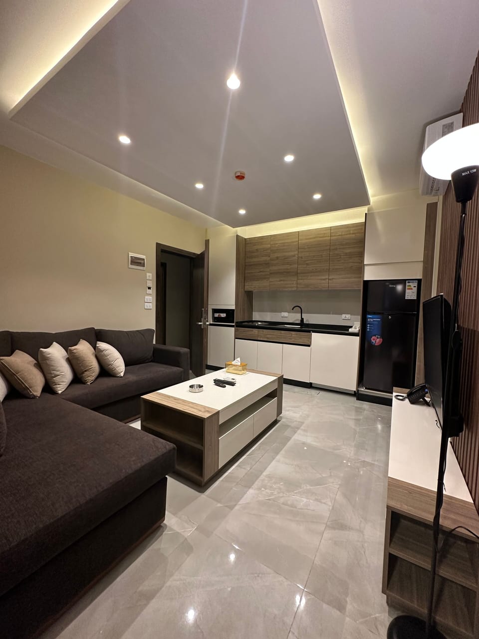 Apartment, 1 Bedroom, Accessible, Smoking | Living room