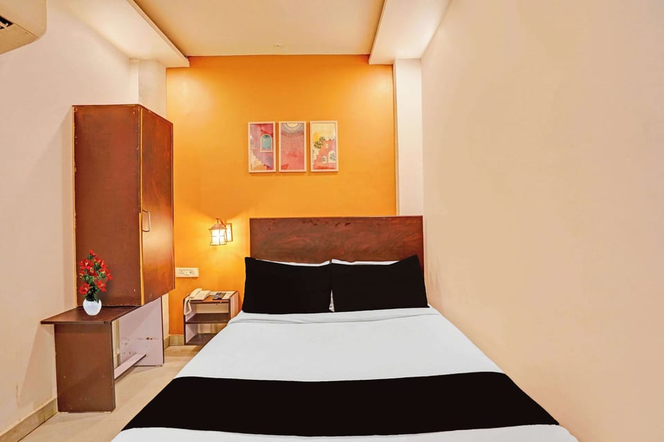 Classic Room | Desk, WiFi (free), bed sheets