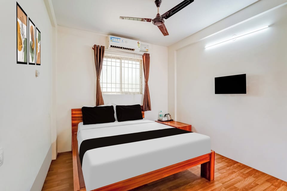 Classic Room | Desk, WiFi (free), bed sheets